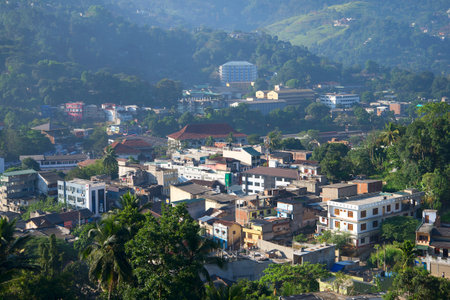 KANDY, SRI LANKA - MARCH 17, 2015: Cityscape Kandyのeditorial素材