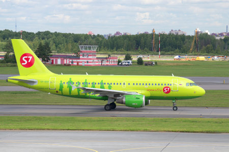 ST. PETERSBURG, RUSSIA - JULY 27, 2015: The plane of the company S7 Siberia Airlines Airbus A319 VP-BHP on a taxiway. Pulkovoのeditorial素材