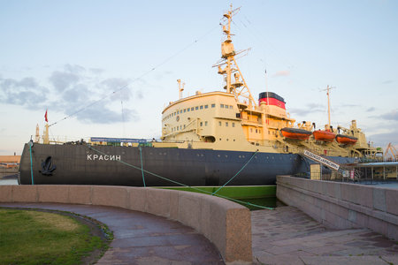 SAINT-PETERSBURG, RUSSIA - JULY 09, 2015: The icebreaker "Krasin" in the summer twilightのeditorial素材