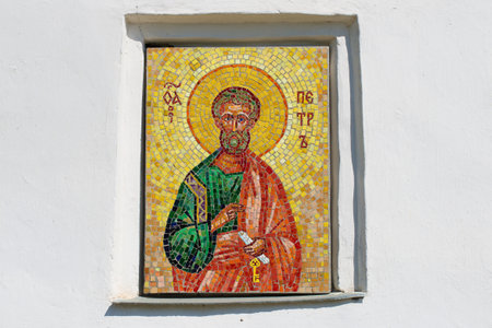 PSKOV, RUSSIA - MAY 07, 2016: Mosaic icon of the Apostle Peter on the wall of a medieval Church of the Apostles Peter and Paulのeditorial素材