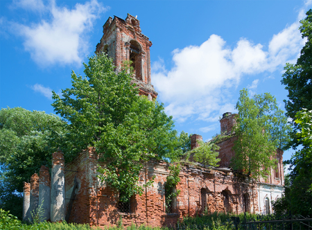 The ruins of the old Church of the Resurrection (1799) in the village Ogarkova. Yaroslavl region, Russiaの写真素材