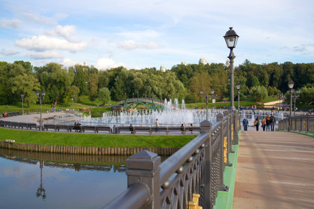 MOSCOW. RUSSIA - SEPTEMBER 06, 2016: View of the fountain in memorial estate "Tsaritsyno" in the September afternoonのeditorial素材