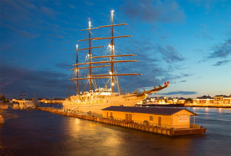 SAINT PETERSBURG, RUSSIA - JULY 06, 2015: Cruise ship "Sea Cloud II" on English Marina, white night. Saint Petersburgのeditorial素材