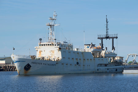 KRONSTADT, RUSSIA - MAY 30, 2015: Hydrographic survey ship of the Navy of Russia "Nikolay Matusevich" in Kronstadt. Russiaのeditorial素材