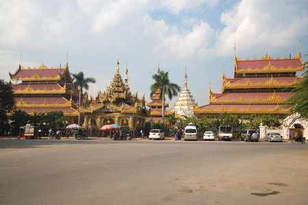 MANDALAY, MYANMAR - DECEMBER 19, 2016: View of the complex of buildings of the Kyauktawgyi pagoda of the cloudy dayのeditorial素材