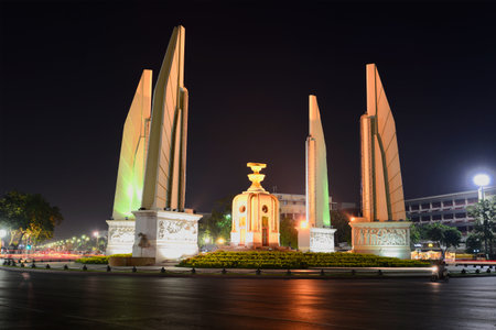 BANGKOK, THAILAND - DECEMBER 11, 2016: Democracy Monument in the night landscapeのeditorial素材