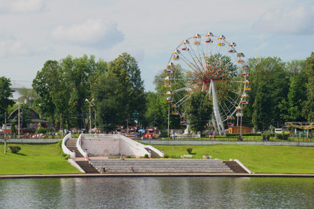 TVER, RUSSIA - JULY 22, 2017: Ferris wheel in the city park on the embankment of the Volga riverのeditorial素材