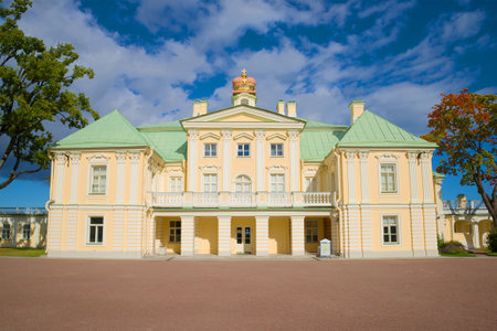 LOMONOSOV, RUSSIA - SEPTEMBER 20, 2015: The central building of the Great Menshikov Palace in the sunny September day. View from the upper park. Oranienbaumのeditorial素材