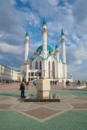 KAZAN, RUSSIA - APRIL 30, 2016: A sunny April day at the Kul-Sharif mosqueのeditorial素材