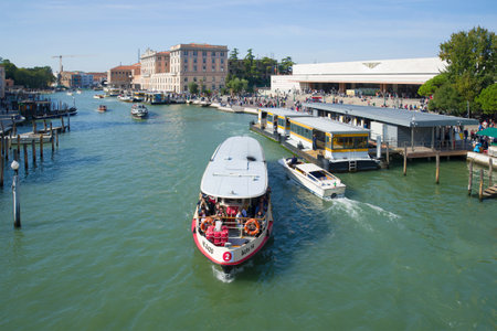 VENICE, ITALY - SEPTEMBER 28, 2017: Vaporetto departs from the Ferrovia jetty on the Grand Canalのeditorial素材