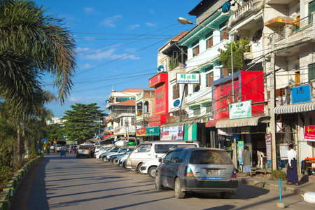 MYAWADI, MYANMAR - DECEMBER 16, 2016:  A sunny day in the city street of modern Myawadiのeditorial素材