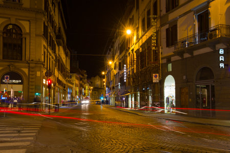 FLORENCE, ITALY-SEPTEMBER 20, 2017: Late evening on the city streetのeditorial素材