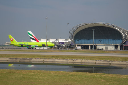 BANGKOK, THAILAND - DECEMBER 11, 2016: Russian Boeing 767-300 (VQ-BBI) of S7 - Siberia airline at Suvarnabhumi airportのeditorial素材
