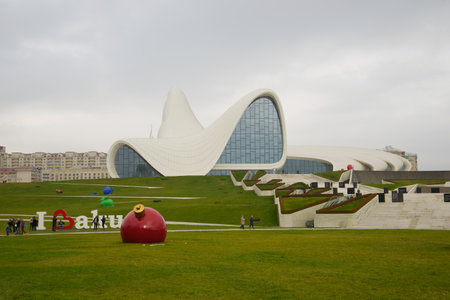 BAKU, AZERBAIJAN - JANUARY 05, 2018: View of the building of the Heydar Aliyev Center on a cloudy January dayのeditorial素材