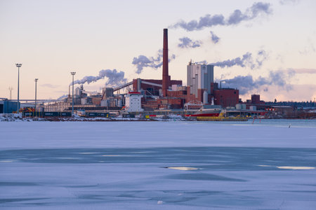 KOTKA, FINLAND - MARCH 10, 2018: Sunila pulp and paper mill in March twilightのeditorial素材