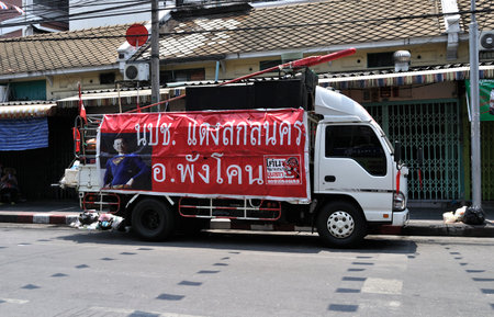 BANGKOK, THAILAND - APRIL 14, 2010: The agitational car "red" oppositionのeditorial素材