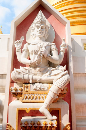 BANGKOK, THAILAND - APRIL 05, 2010: The sculpture in the design of the terrace Wat Chanasongkhramのeditorial素材