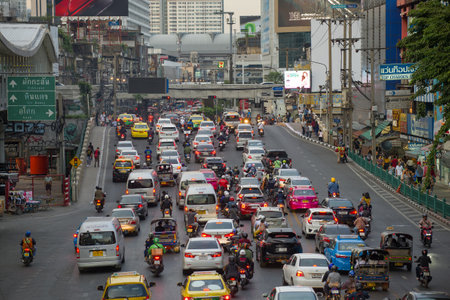 BANGKOK, THAILAND - JANUARY 02, 2019: Evening traffic on Ratchadamri Roadのeditorial素材