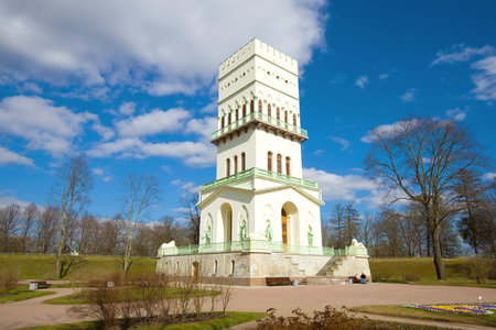 SAINT-PETERSBURG, RUSSIA - MAY 04, 2017: View of the White Tower in Alexander Park on a sunny May day. Tsarskoye Seloのeditorial素材