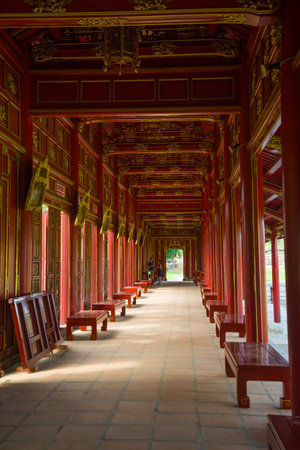 HUE, VIETNAM - JANUARY 07, 2016: In one of the galleries of the old imperial palace. Forbidden Cityのeditorial素材