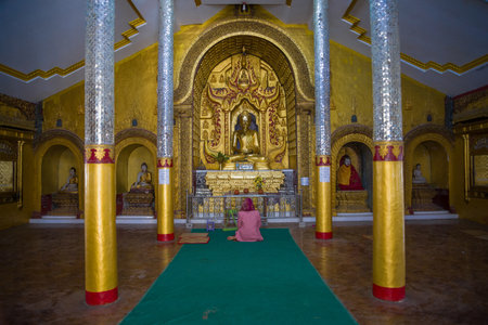 In the Buddhist temple Yadana Man Aung Su Taung Pyay Pagoda. Nyaungshwe, Myanmarのeditorial素材