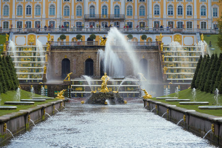 PETERHOF, RUSSIA - SEPTEMBER, 2020: View of the Grand Cascade and the Samson Fountain on a cloudy September daySeptember dayのeditorial素材