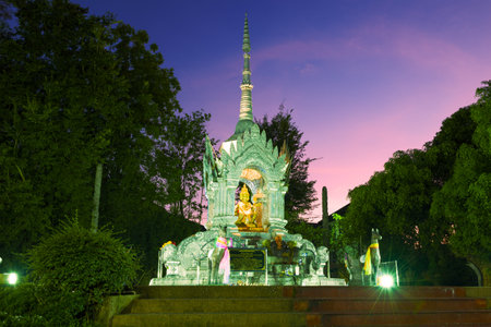 CHIANG RAY, THAILAND - DEC 15, 2018: Shrine with four-faced Buddha on evening twilightのeditorial素材