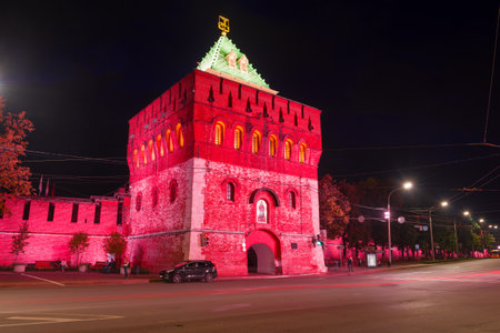 NIZHNY NOVGOROD, RUSSIA - AUGUST 28, 2020: Dmitrievskaya tower of the Nizhny Novgorod Kremlin in the night city landscapeのeditorial素材