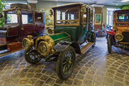 MOSCOW REGION, RUSSIA - AUGUST 26, 2020: Retro car De Dion-Bouton Type AX 15 HP in the Vadim Zadorozhny Museum of Technology. Front viewのeditorial素材