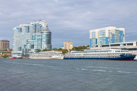 ROSTOV-ON-DON, RUSSIA - OCTOBER 03, 2021: Passenger ships in the river port on a cloudy October morningのeditorial素材