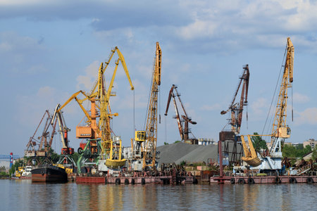 CHEREPOVETS, RUSSIA - AUGUST 04, 2022: In the river port of Cherepovets on a sunny summer dayのeditorial素材