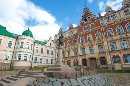 VYBORG, RUSSIA - OCTOBER 04, 2018: Monument to the founder of the Vyborg castle Torgils Knutsson near the building of the old city hall on an October afternoonのeditorial素材