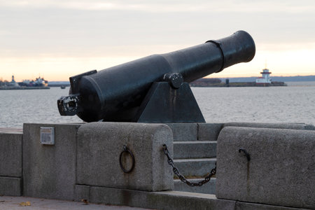KRONSTADT, RUSSIA - NOVEMBER 19, 2023: Midday gun (the gun that marked noon with its shot) on the city's embankment on a November morningのeditorial素材