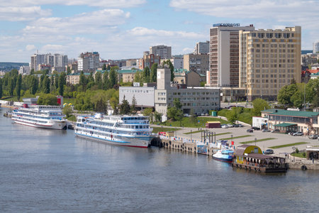 SARATOV, RUSSIA - MAY 04, 2024: River station and cruise ships in the city landscape on a sunny May dayのeditorial素材
