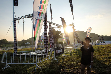 Pattaya, Chonburi. THAILAND - SEPTEMBER 9, 2017: Competitors participate in the 2017 Spartan Race obstacle racing challenge in Pattya, Spartan Race Thailand 2017 at Siam Country Club, Pattaya on September 9, 2017のeditorial素材