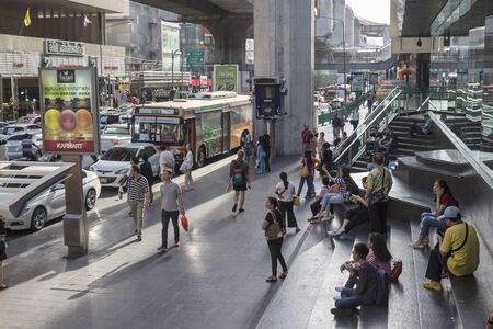 BANGKOK THAILAND - MAY 29 : people in bus stop at Siam center in siam square on may, 29, 2016, thailand. siam square is famous shopping place of Bangkokのeditorial素材