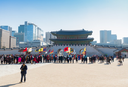 Seoul-South Korea, January  25, 2016: Many tourist at the  Gyeongbokgung Palace was the main and largest palace of the Five Grand Palaces built by the Joseon Dynasty.のeditorial素材