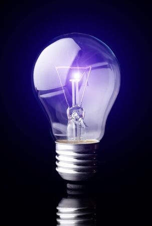 Photo of light bulb on black background
の写真素材
