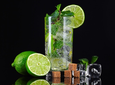 Mojito cocktail over black backgroundの写真素材