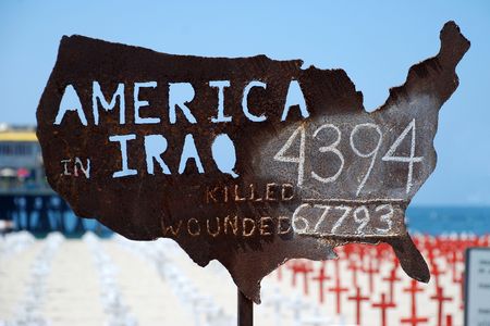 Santa Monica Beach, California, May 2, 2010: crosses at Arlington West by Veterans for Peaceのeditorial素材