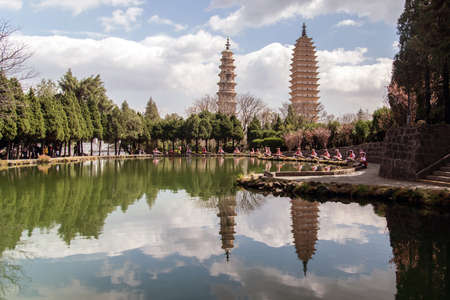 February 2019. Dali, China. The Three Pagodas are located in the Chongsheng temple.のeditorial素材