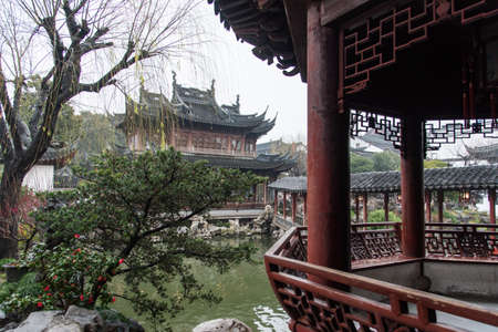 February 2019. A rainy day at Yuyuan Garden. It is a classic Chinese garden that rises in the northeast of Shanghai's old city.のeditorial素材