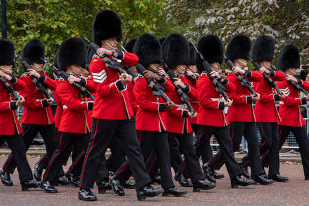 London, united kingdom, 09.27.2019. changing of the guard at Buckingham Palaceのeditorial素材