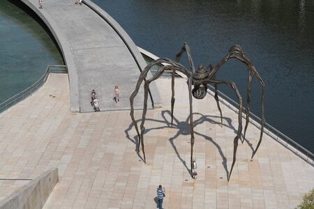 Top view of the spider sculpture maman from Bourgeois artist in Bilbao, Spainのeditorial素材