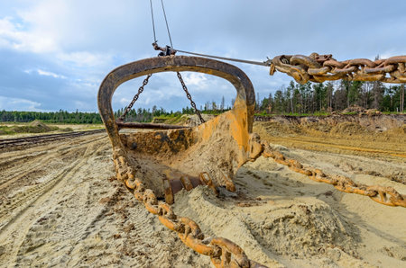  Extraction of quartz sand walking excavators in the Moscow region.