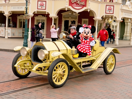 Minnie mouse in an old classic car, Disneyland paris, March 2012のeditorial素材