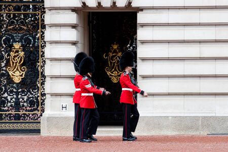 Guards outside Buckingham palace, London, united kingdom,  June 2012のeditorial素材