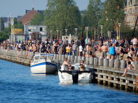crowd at Island Brygge, Copenhagen, Denmarkのeditorial素材