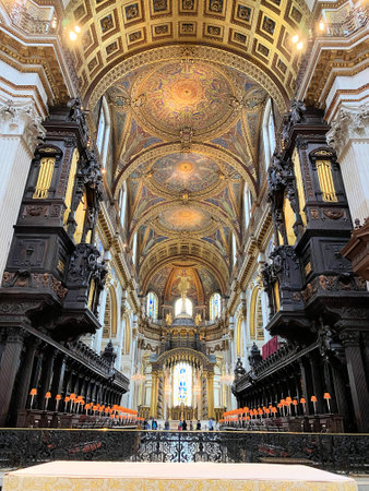 London in the UK in June 2022. A view of the inside of St Pauls Cathedralのeditorial素材