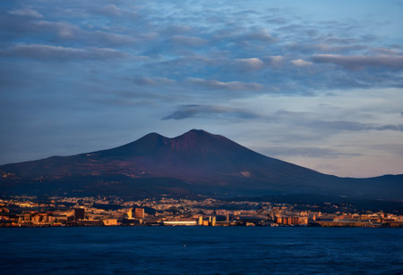 Mt. Fuji from Kawaguchiko lake at sunset, Japanの素材